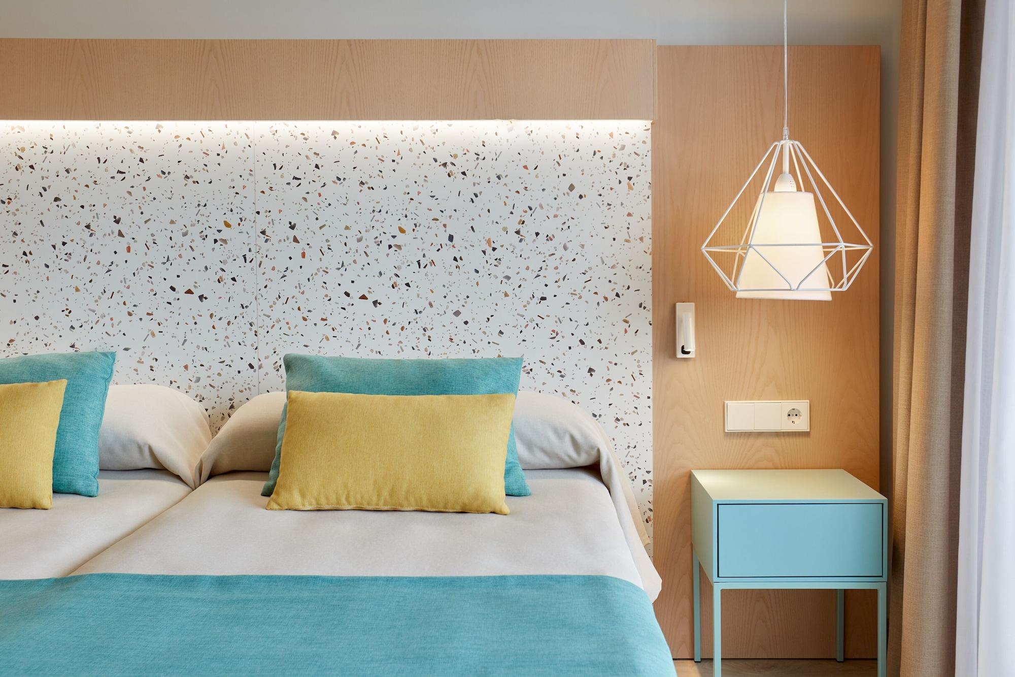 Universal Aparthotel Elisa Playa de Muro  Kültér fotó