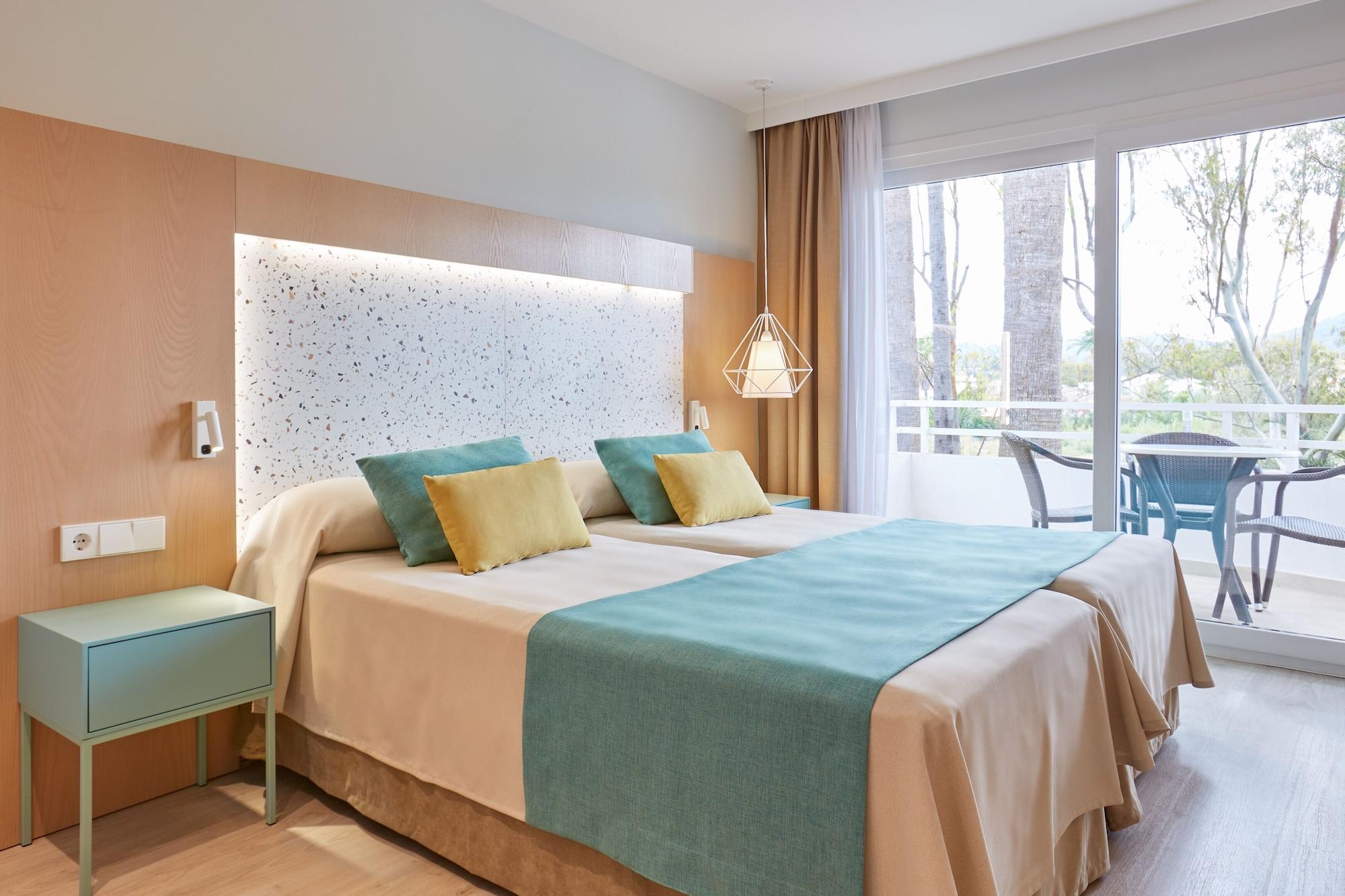 Universal Aparthotel Elisa Playa de Muro  Kültér fotó