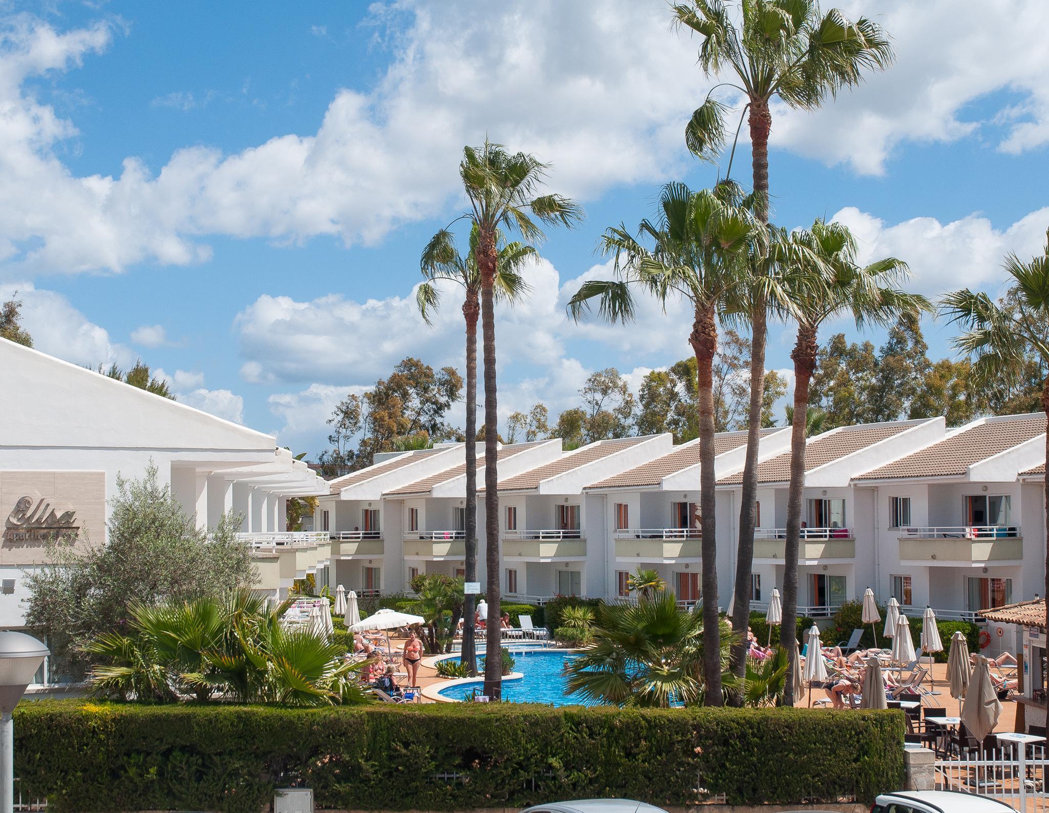 Universal Aparthotel Elisa Playa de Muro  Kültér fotó