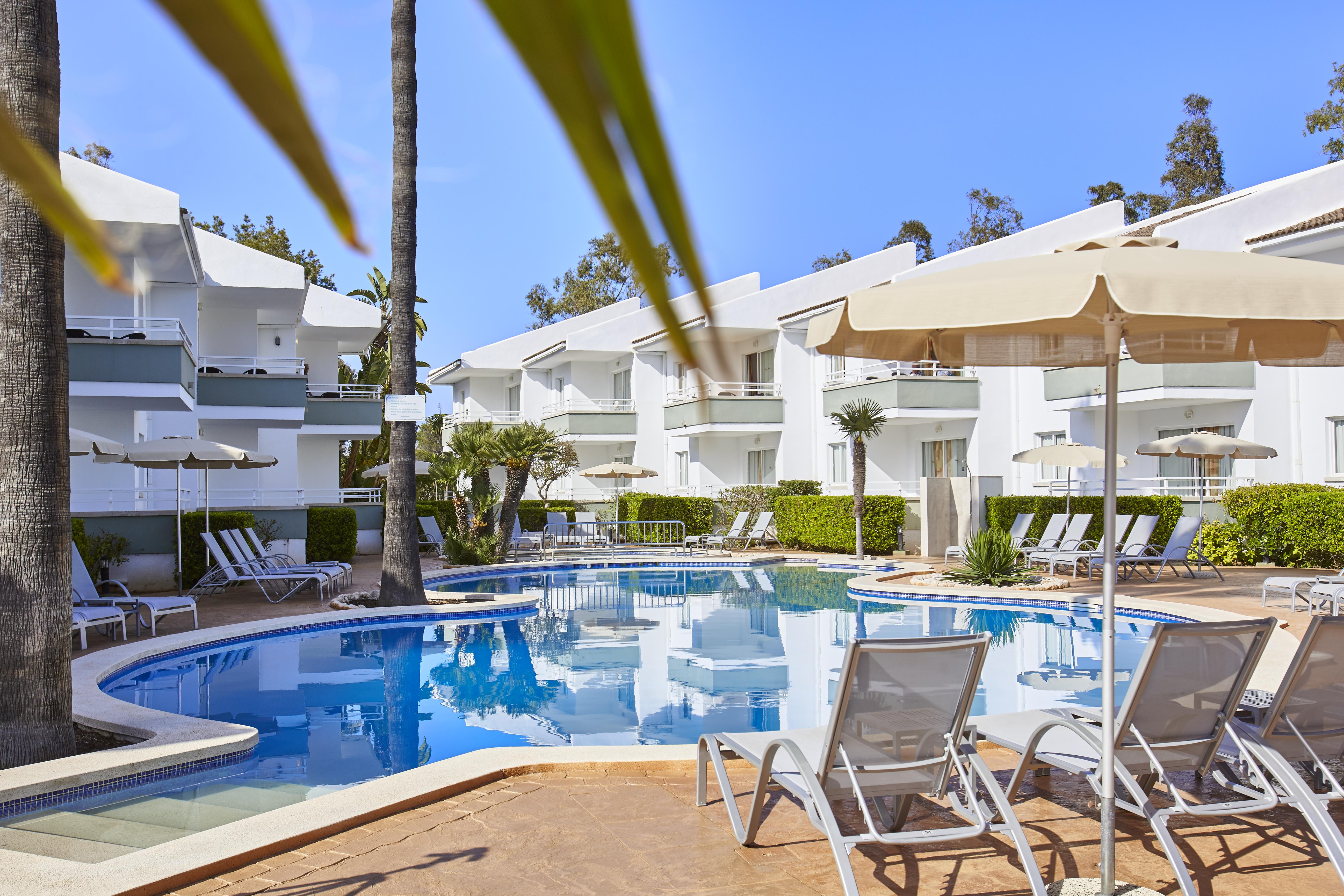 Universal Aparthotel Elisa Playa de Muro  Kültér fotó