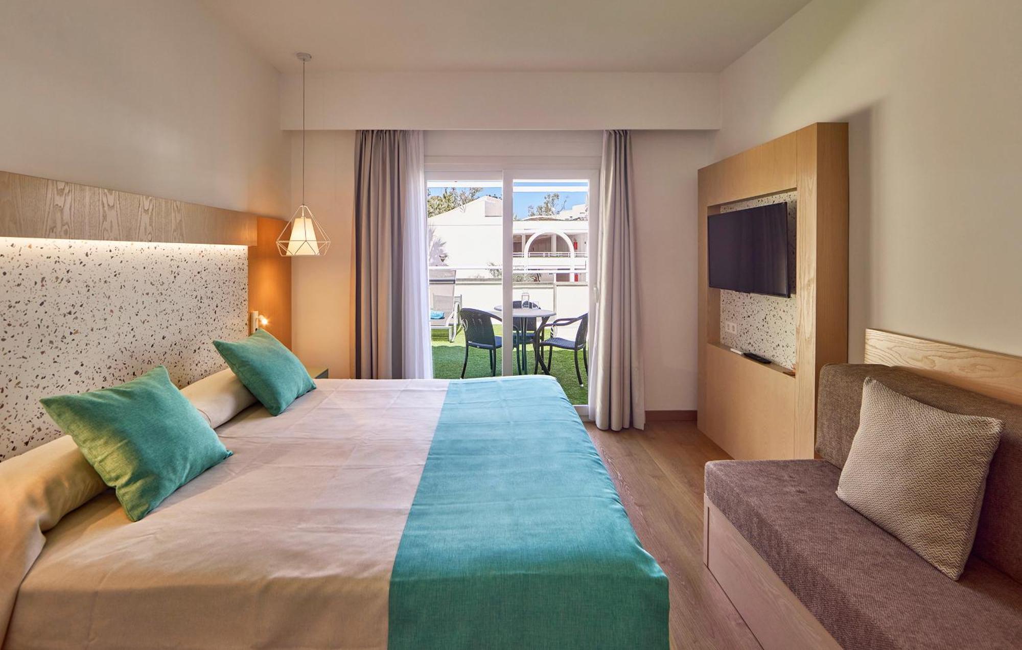 Universal Aparthotel Elisa Playa de Muro  Kültér fotó