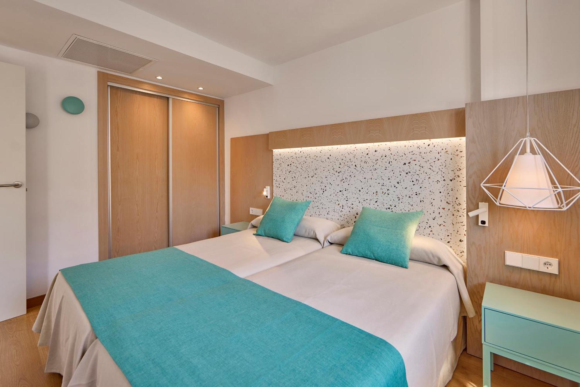 Universal Aparthotel Elisa Playa de Muro  Kültér fotó