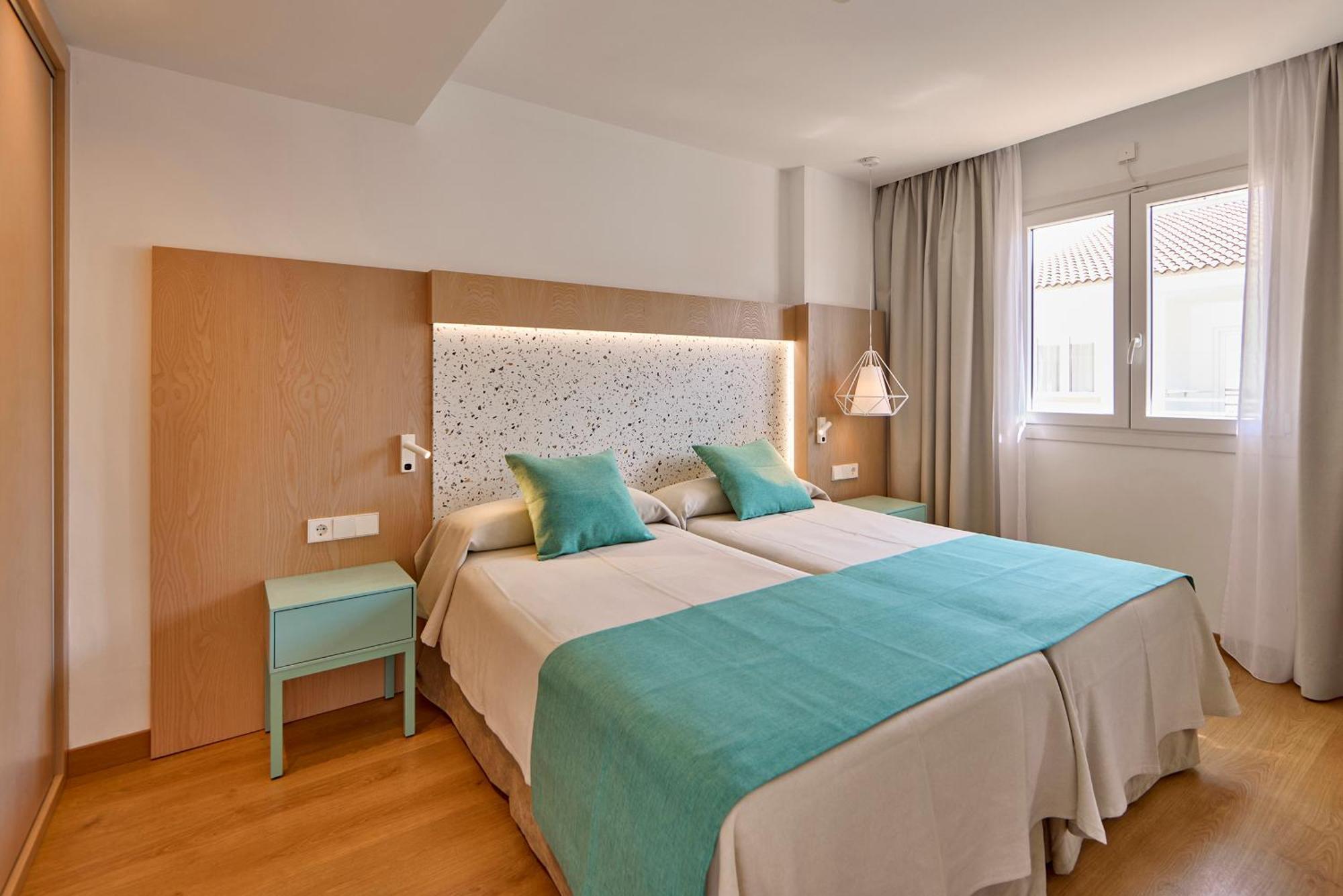 Universal Aparthotel Elisa Playa de Muro  Kültér fotó