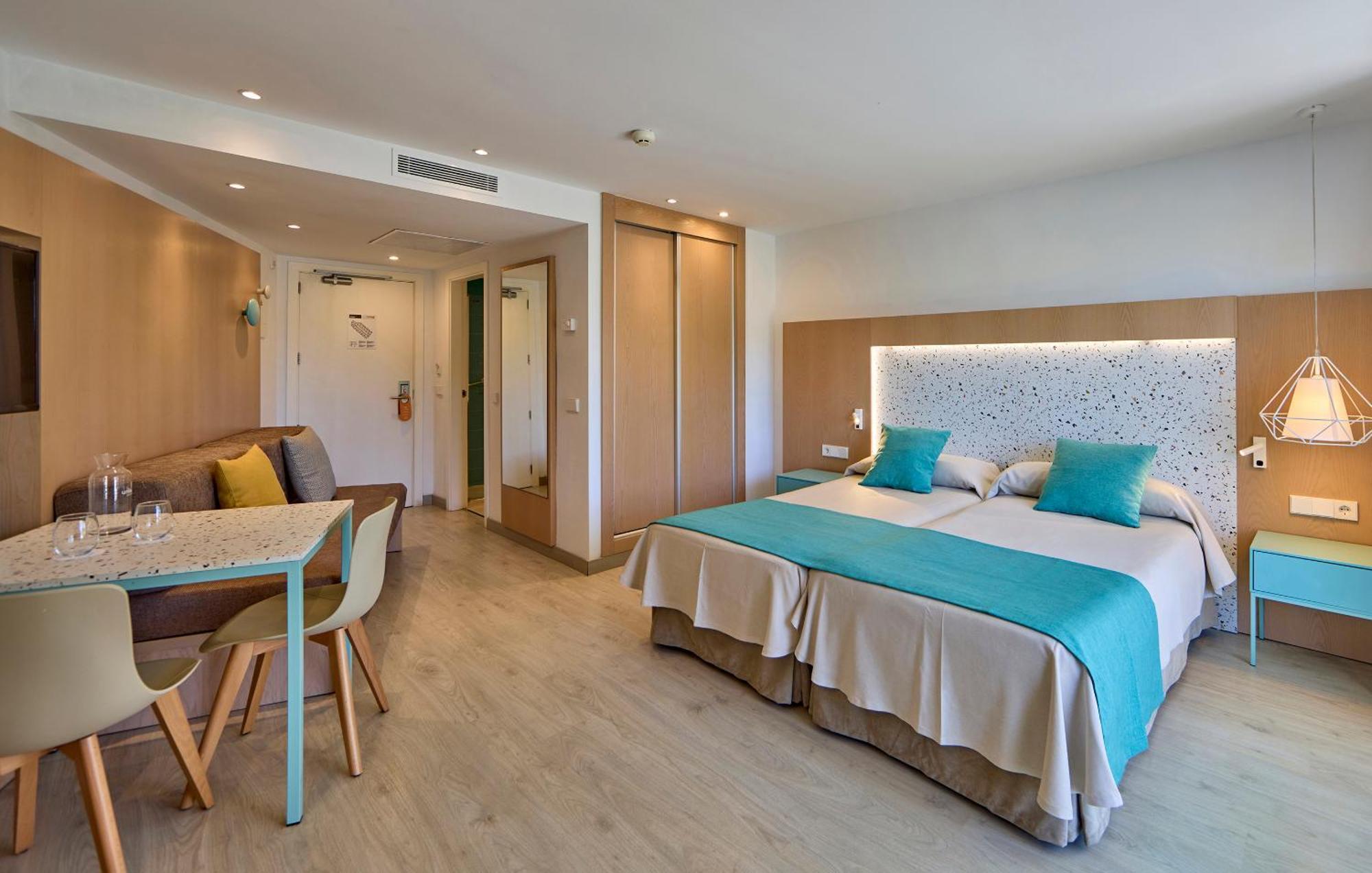 Universal Aparthotel Elisa Playa de Muro  Kültér fotó