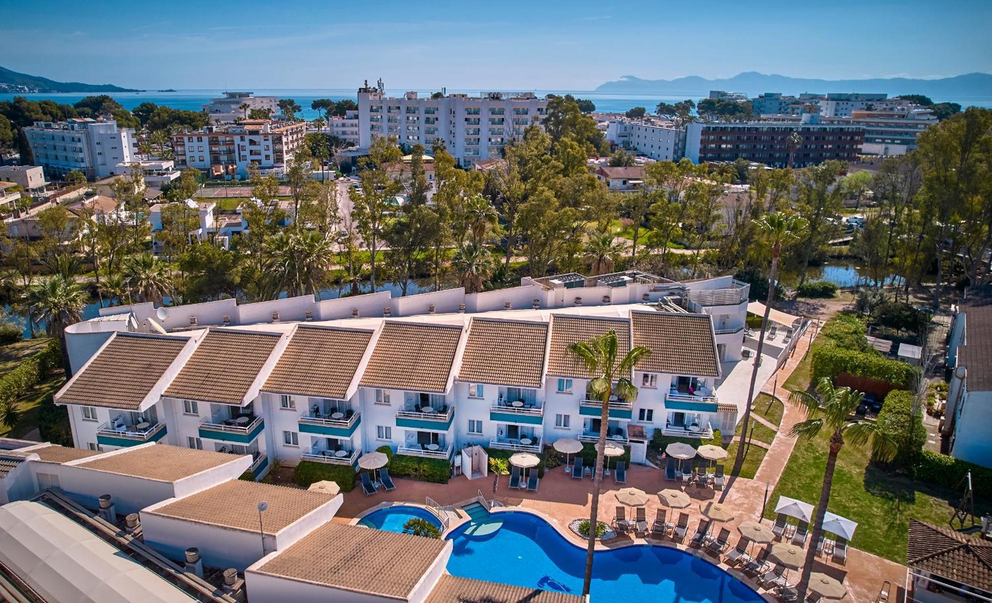 Universal Aparthotel Elisa Playa de Muro  Kültér fotó