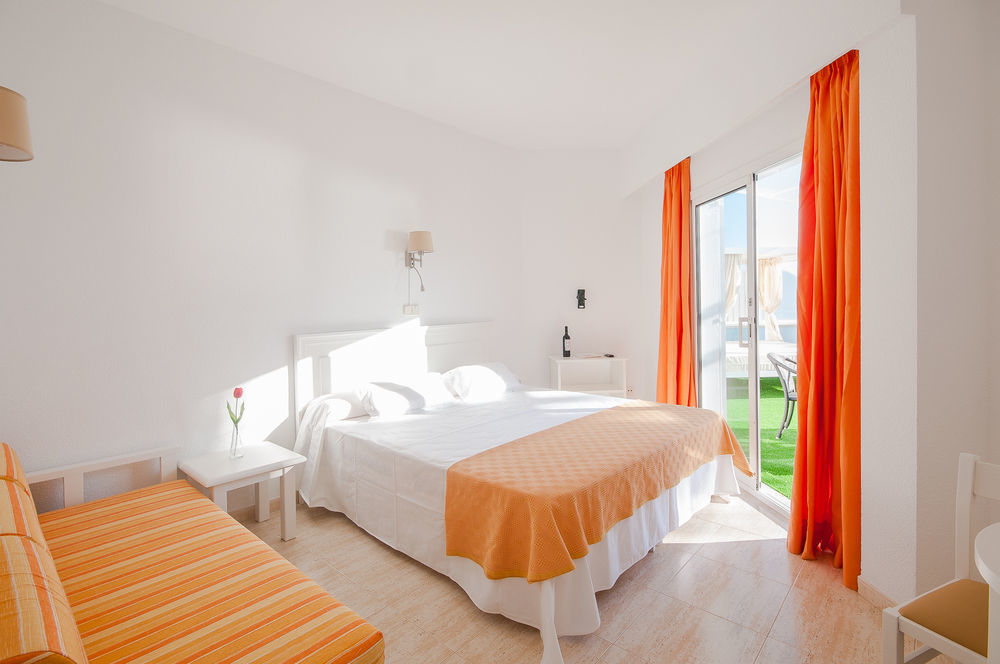 Universal Aparthotel Elisa Playa de Muro  Kültér fotó